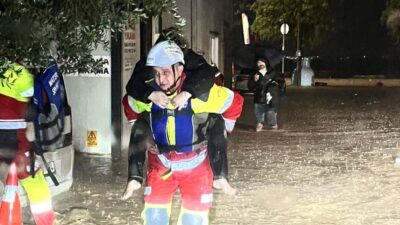 Kocaeli, Başiskele ilçesinde meydana gelen şiddetli yağmur nedeniyle bir altgeçitte