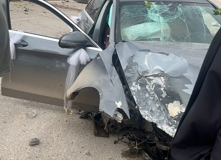 Gaziantep’in Nizip ilçesinde meydana gelen bir trafik kazasında, bir otomobilin