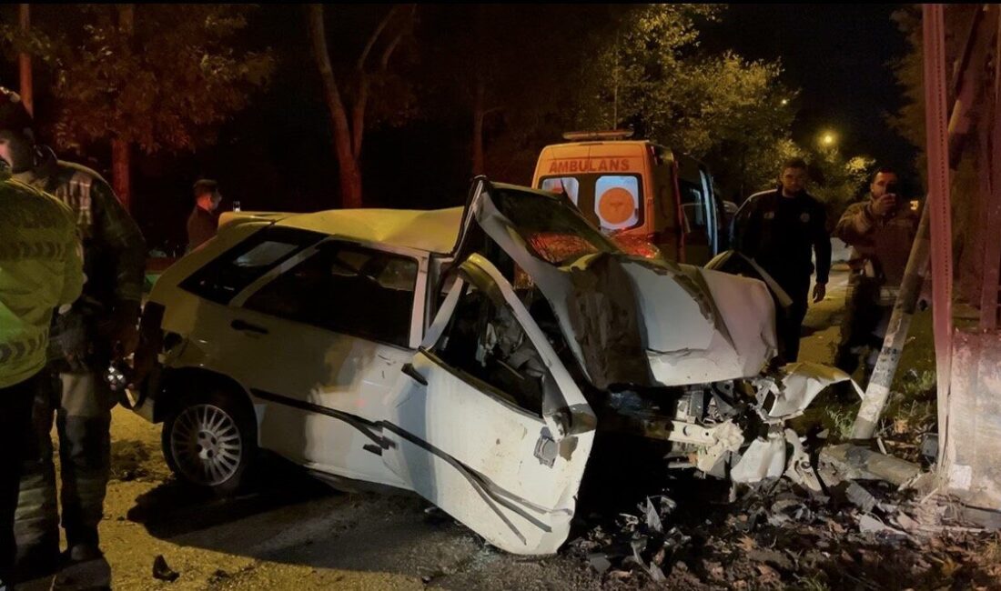 Bursa’nın Osmangazi ilçesinde meydana gelen trafik kazasında, kontrolü kaybeden bir