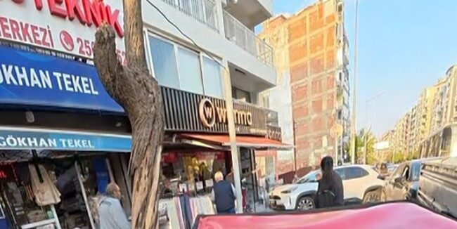 İzmir’in Konak ilçesinde sürücüsünün direksiyon hakimiyetini kaybettiği otomobil kontrolden çıktı.