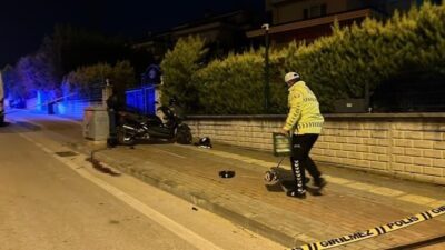 Bir motosiklet sürücüsü, Bursa’da direksiyon hakimiyetini kaybederek kaldırıma çarptı ve