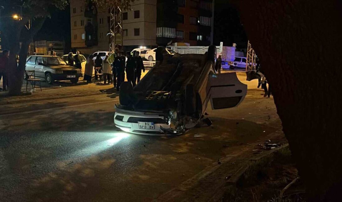 Konya’nın Merkez Karatay ilçesinde, iki otomobilin çarpışması sonucu bir araç
