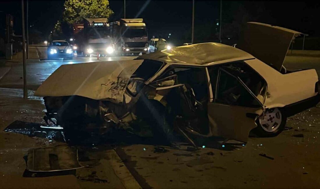 Konya’da meydana gelen trafik kazasında 2 aracın çarpışması sonucu 5