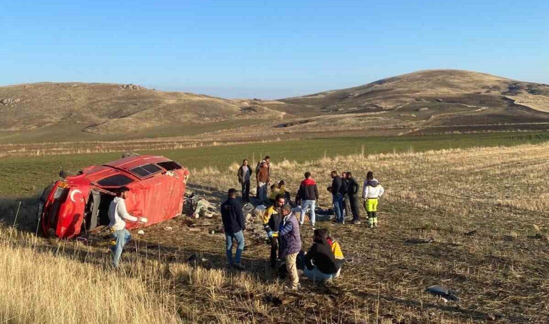 Kulu ilçesinde meydana gelen trafik kazasında, bir minibüs kaza yaparak
