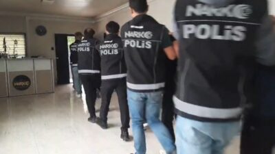 Konya’da, polis ekipleri tarafından narkotik suçlarla mücadele kapsamında gerçekleştirilen operasyonlarda