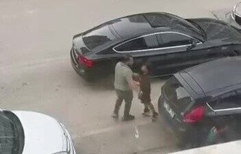 Adana’da, bir erkek ile bir kadın arasında çıkan tartışma sokak