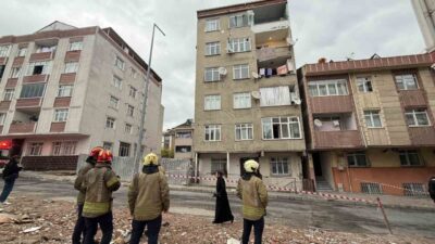 Küçükçekmece’de, bir apartman dairesinin banyosundaki fayanslarda meydana gelen çatlaklar ve
