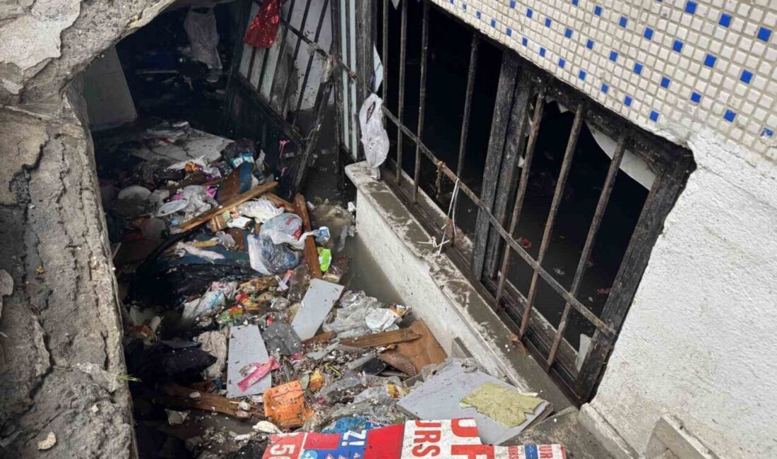 Küçükçekmece’deki bir evin bodrum katı, dere yatağında yaşanan su baskını