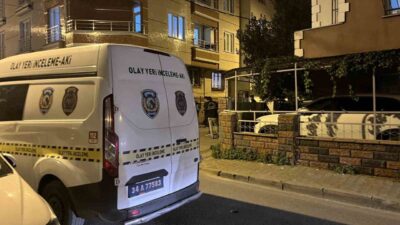 İstanbul Küçükçekmece ilçesinde, bir iş yerinin önünde bulunan bir kişiye,