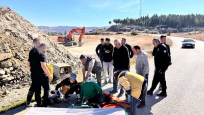 Kula ilçesinde meydana gelen trafik kazasında motosiklet sürücüsü ağır yaralandı.