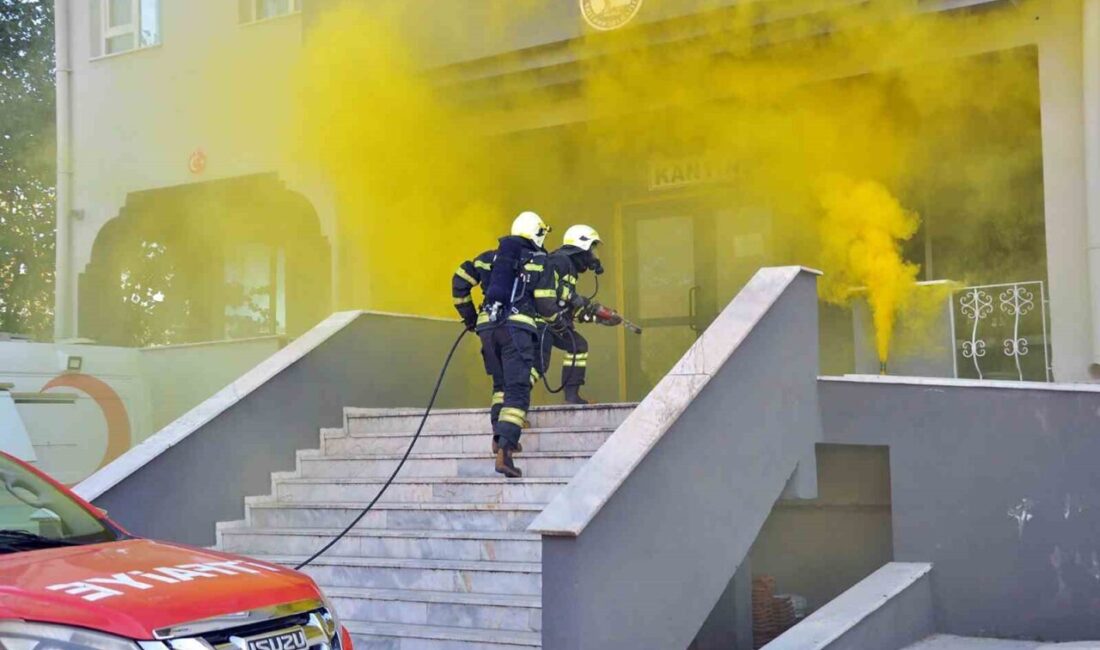 Menteşe ilçesinin Gazi Anadolu Lisesi’nde gerçekleştirilen yangın tatbikatına çeşitli kurtarma