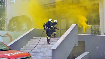 Menteşe ilçesinin Gazi Anadolu Lisesi’nde gerçekleştirilen yangın tatbikatına çeşitli kurtarma