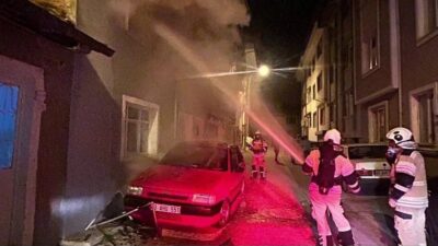 Kütahya’da Bahçelievler Mahallesi’nde bulunan bir 3 katlı binada meydana gelen