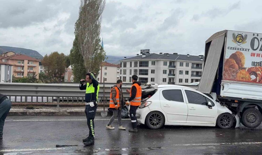 Kütahya’da meydana gelen zincirleme trafik kazasında bir kişi yaralandı. Otomobil
