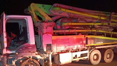 Malatya-Hekimhan karayolunda meydana gelen trafik kazasında, bir aracın beton mikseriyle
