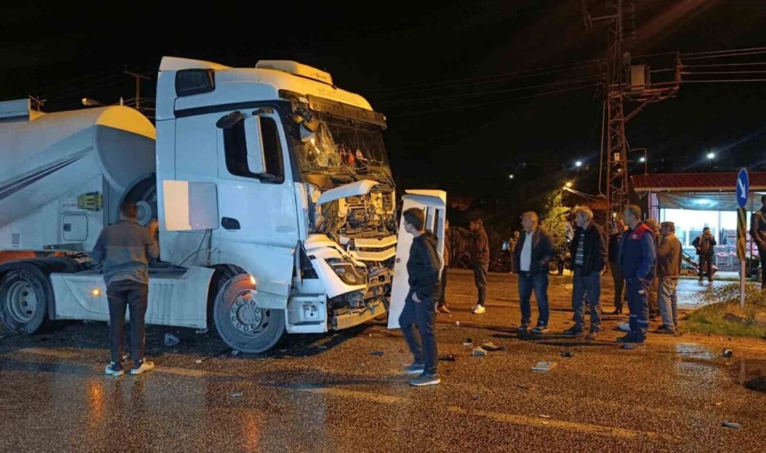 Doğanşehir ilçesinde meydana gelen trafik kazasında üç aracın karıştığı bildirildi.