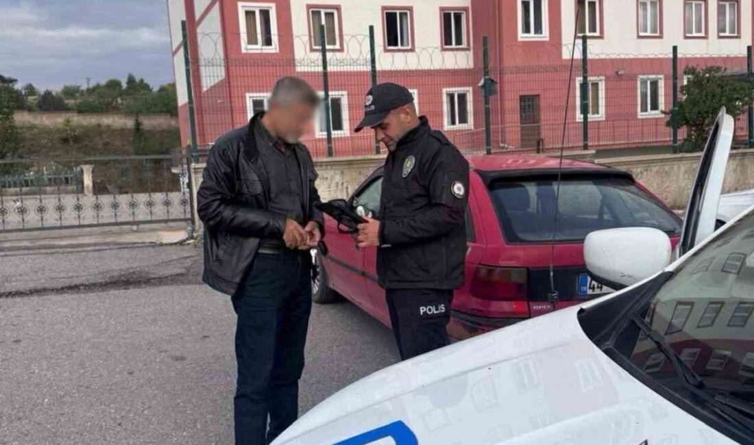 Malatya’da, öğrencilerin güvenliğini sağlamak amacıyla okul ve yurt çevrelerinde yapılan