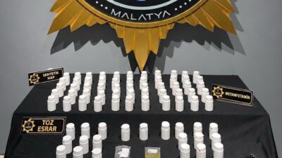 Malatya’da sokak satıcılarına yönelik gerçekleştirilen operasyonda, 4 bin 79 adet