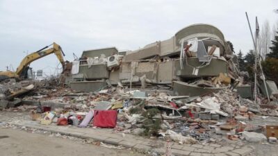 Malatya’da 6 Şubat 2023 depremlerinde Hayat Sitesi’nin yıkılması sonucunda 16