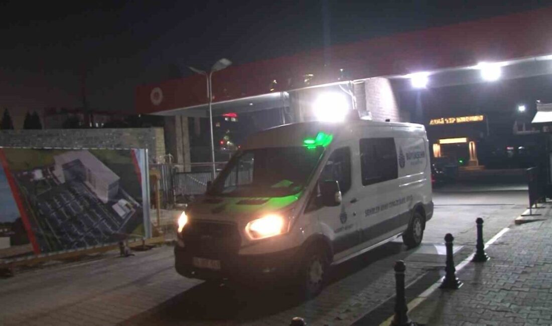 İstanbul Maltepe’de bulunan 7 katlı bir binanın 3 katının çökmesi