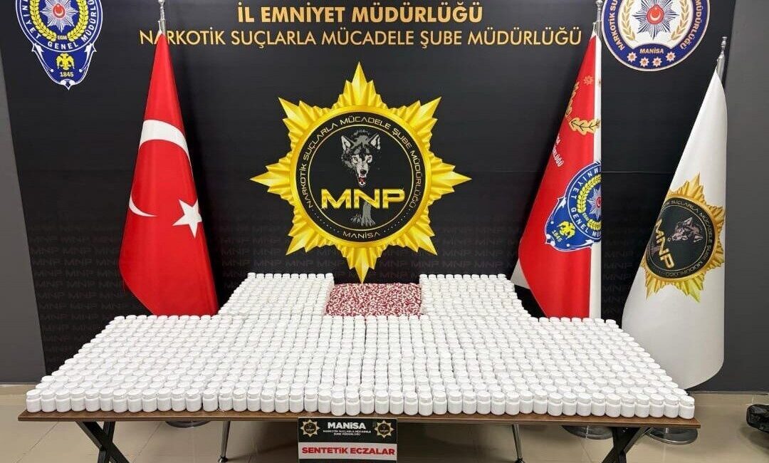 Manisa’da uyuşturucu ticareti yapan şahıslara yönelik gerçekleştirilen operasyonda büyük miktarda