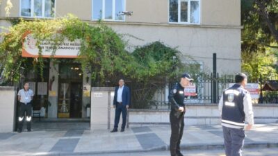 Manisa’da Polis Ekipleri Okul Çevresi Denetiminde Bulundu İçişleri Bakanlığı’nın öncülüğünde