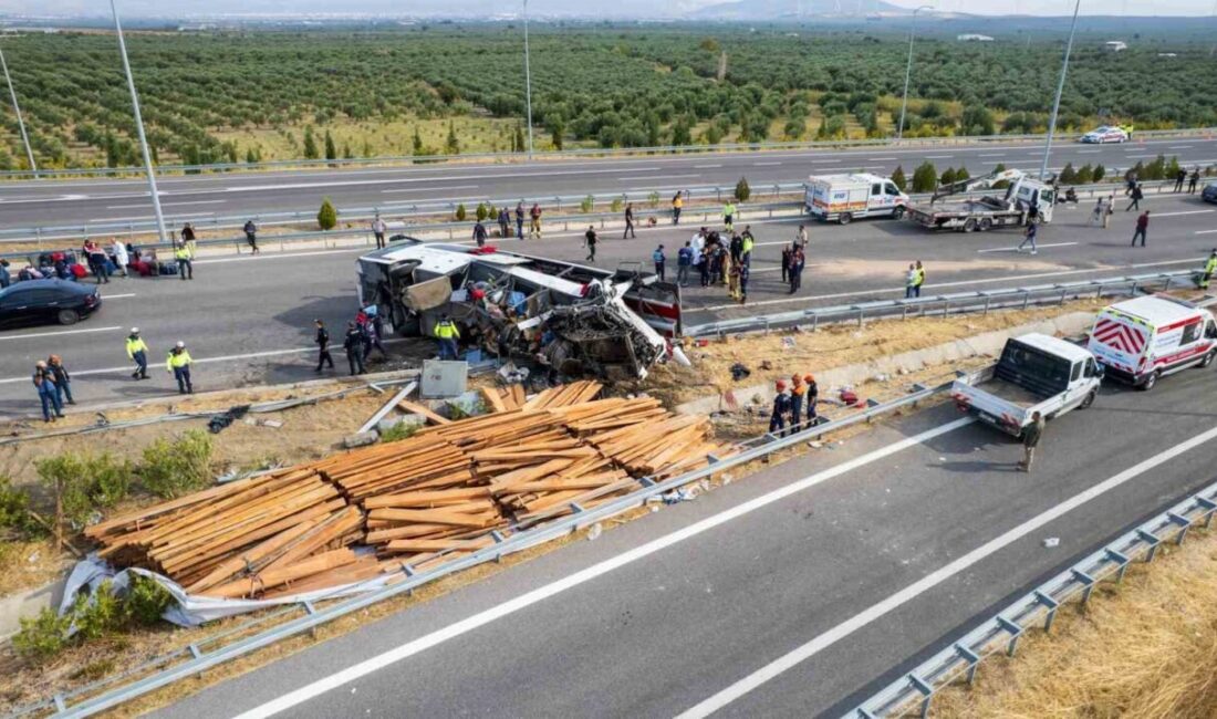 Manisa’nın Akhisar ilçesinde meydana gelen trafik kazasında 11 kişinin hayatını