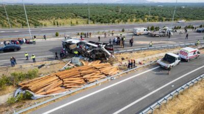 Manisa’nın Akhisar ilçesinde meydana gelen trafik kazasında 11 kişinin hayatını