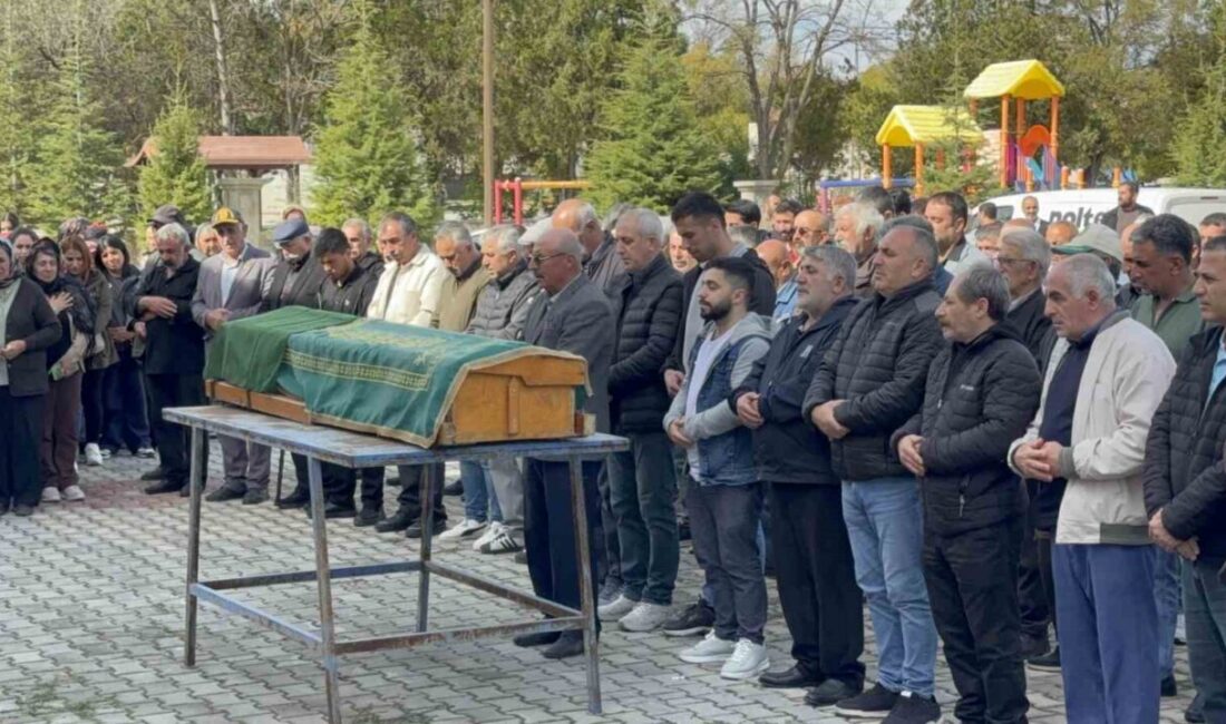Manisa’nın Akhisar ilçesinde meydana gelen tur otobüsü ile tırın çarpışması