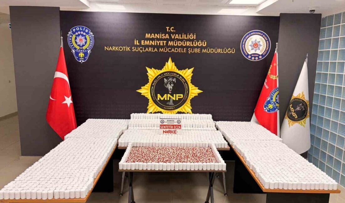 Manisa’da emniyet güçleri tarafından gerçekleştirilen operasyonda bir araç içerisinde 225.960