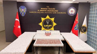 Manisa’da emniyet güçleri tarafından gerçekleştirilen operasyonda bir araç içerisinde 225.960