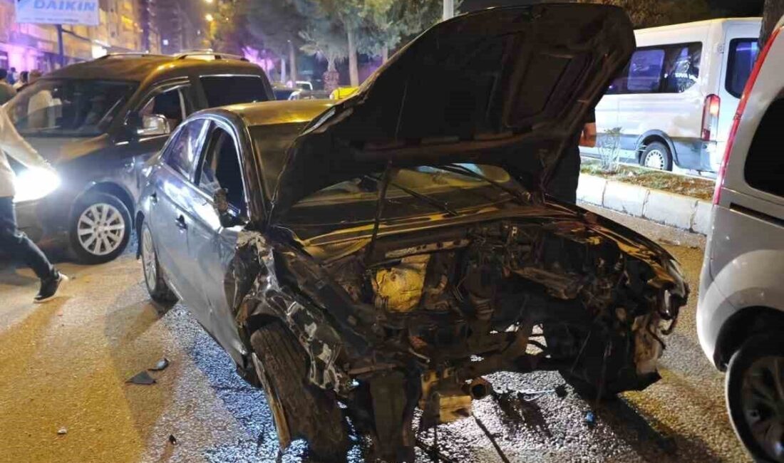 Mardin’in Kızıltepe ilçesinde meydana gelen zincirleme trafik kazasında 3 kişi