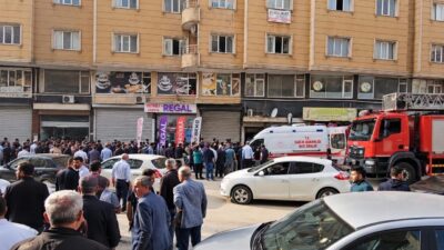 Mardin’in Kızıltepe ilçesinde asansör kabininin çökmesi sonucu 2 işçi yaralandı.