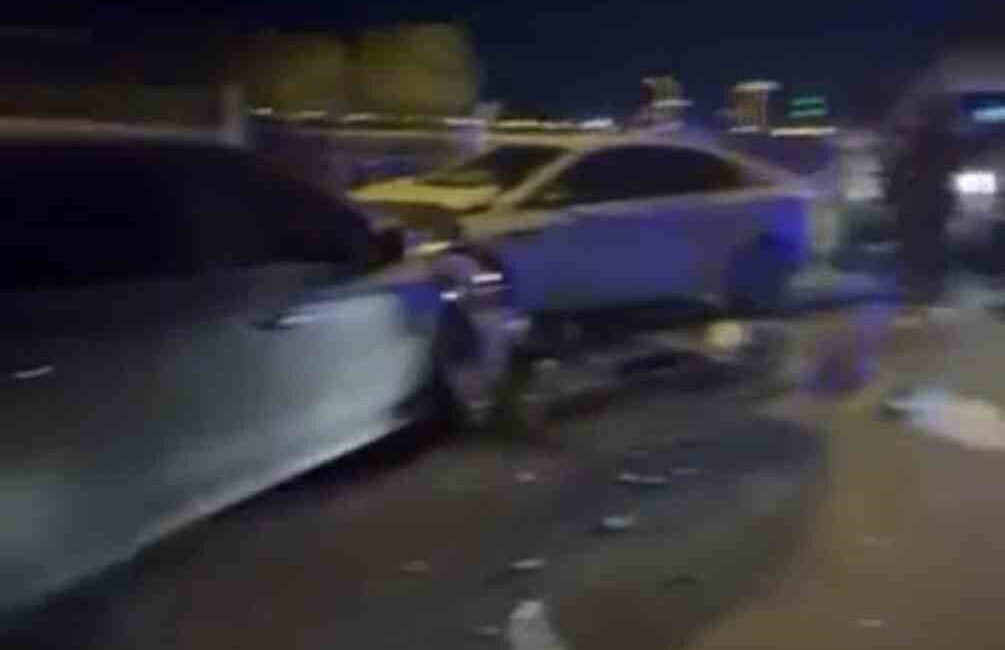Mardin’in Nusaybin ilçesinde 3 aracın karıştığı trafik kazasında 4 kişi