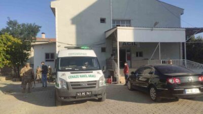 Mardin’in Mazıdağı ilçesinde, bir evin bahçesinde park edilmiş haldeyken aniden