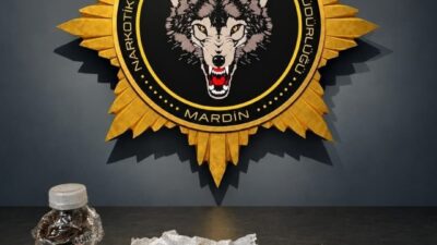 Mardin’in Artuklu ve Midyat ilçelerinde polis tarafından gerçekleştirilen uyuşturucu operasyonlarında