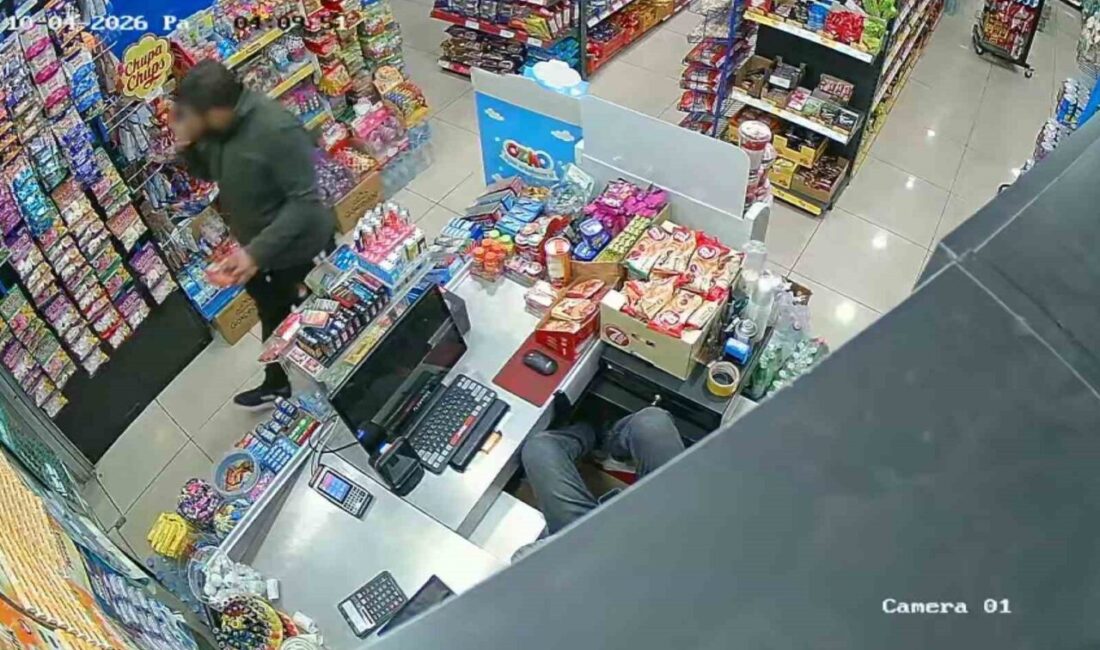 Aksaray’da bir market sahibinin kasada uyuduğu sırada fırsatçı bir kişi,