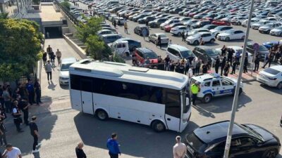 Mersin’de yürütülen yolsuzluk soruşturması kapsamında, Mersin Büyükşehir Belediye Başkanı Vahap