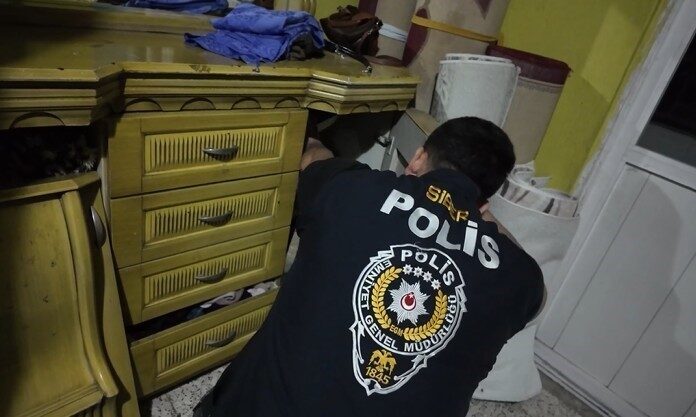 Mersin ilinde yasa dışı bahis ve dolandırıcılık suçlarıyla ilgili düzenlenen