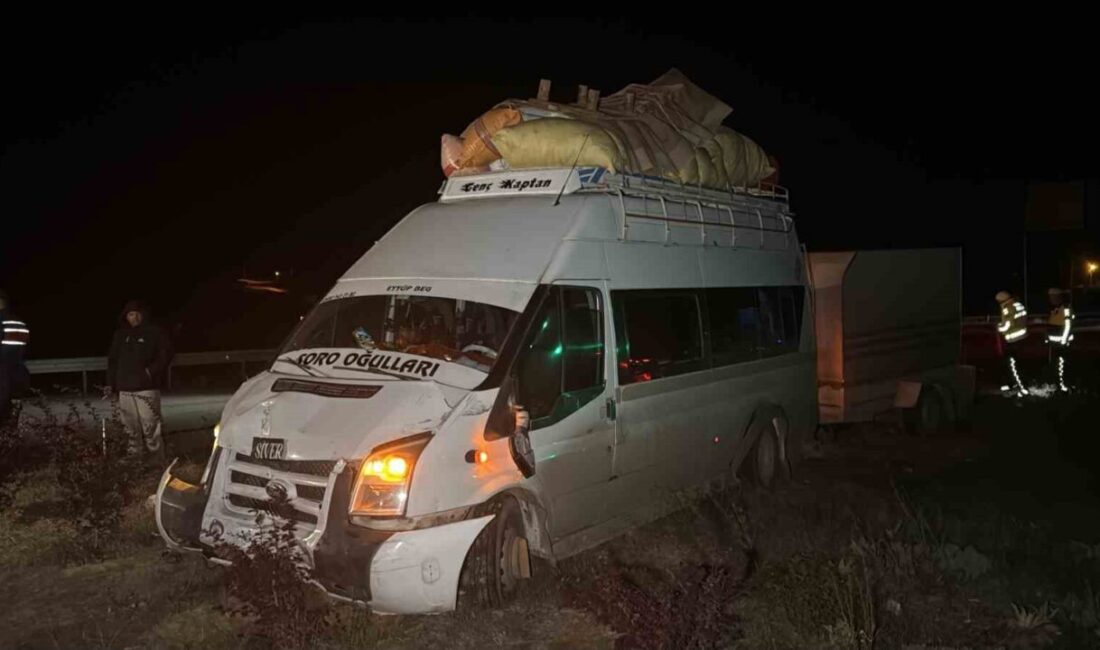 Sivas’ta meydana gelen kazada, mevsimlik işçileri taşıyan bir minibüs ile