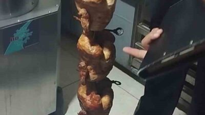 Hatay’da zabıta ekiplerinin restorana gerçekleştirdikleri denetimlerde mide bulandıran görüntüler ortaya