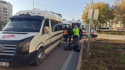 Seydişehir ilçesinde meydana gelen trafik kazasında minibüs ile motosiklet çarpıştı,