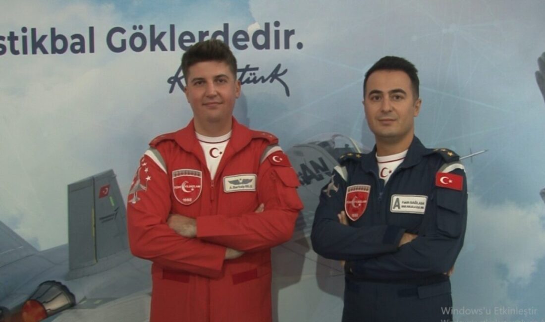 Türk Hava Kuvvetleri’nin tanınmış akrobasi timi Türk Yıldızları, Şanlıurfa’da gerçekleştirilen