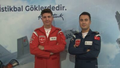 Türk Hava Kuvvetleri’nin tanınmış akrobasi timi Türk Yıldızları, Şanlıurfa’da gerçekleştirilen