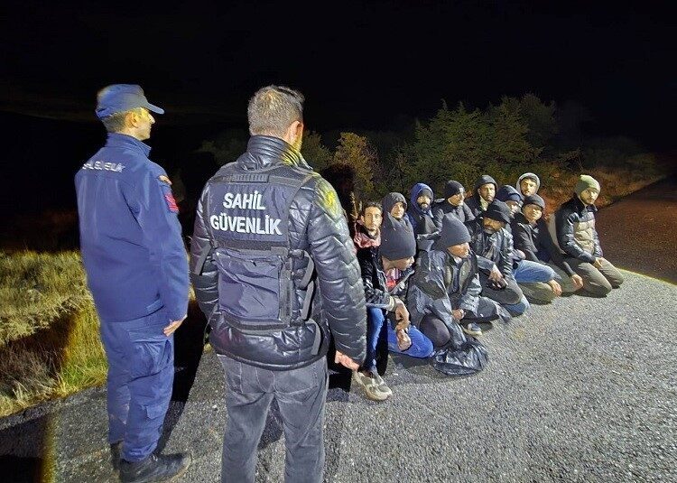 İzmir’in Urla ilçesinde Sahil Güvenlik mobil radarı tarafından kara üzerinde