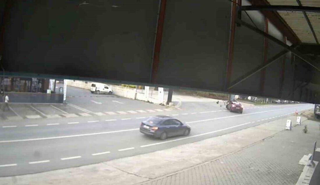 Sakarya’nın Sapanca ilçesinde bir motosiklet, karşı yönden dönüş yapmak isteyen