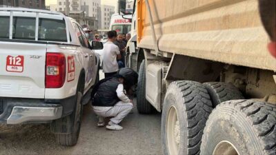Hatay’da hafriyat kamyonunun altında kalan 48 yaşındaki motosiklet sürücüsü Adil