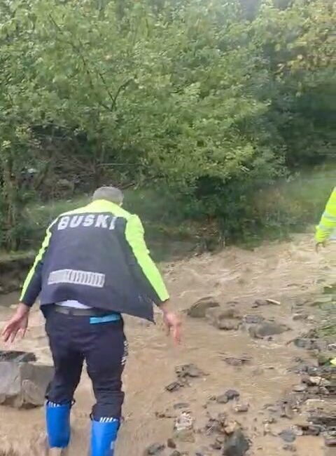 Bursa’nın Mudanya ilçesinde meydana gelen şiddetli yağışların etkilerinin azaltılması amacıyla