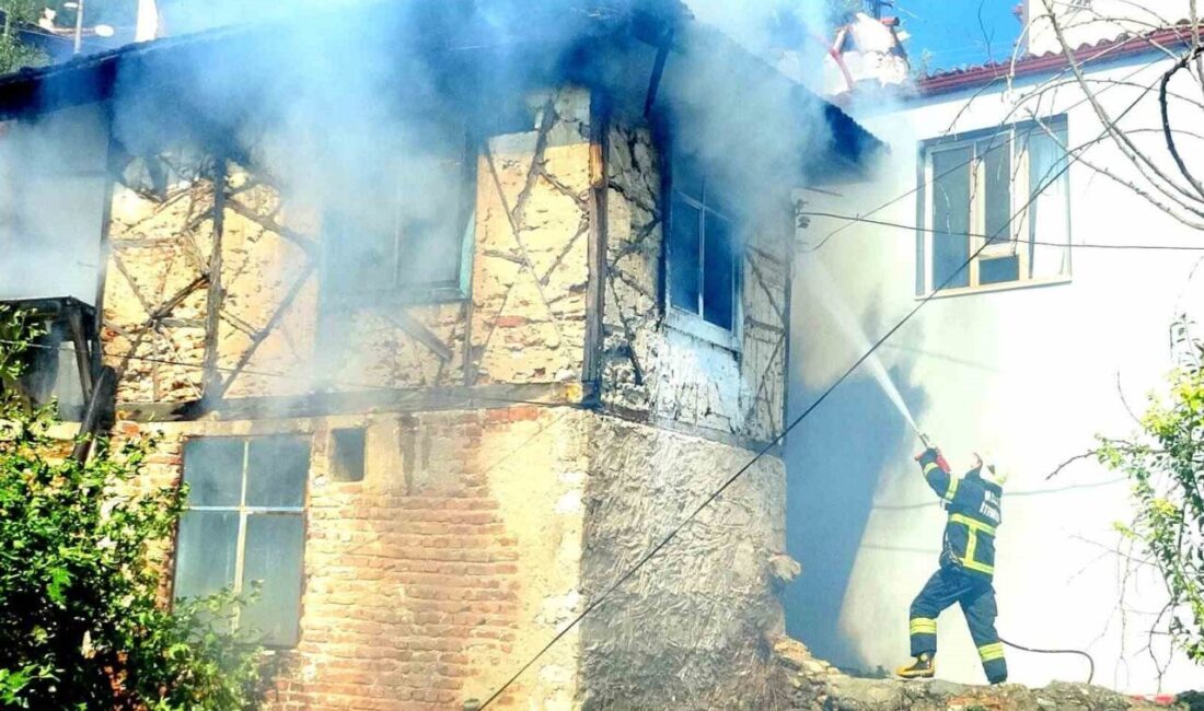 Muğla’nın Menteşe ilçesindeki bir metruk binada meydana gelen yangın, itfaiye