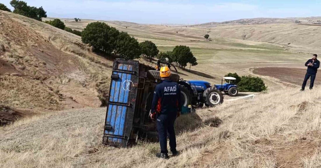 Muş’un Korkut ilçesinde traktör devrilmesi sonucu sürücü ağır yaralandı. Kaza,